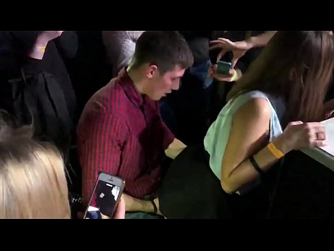 ❤️ Kev sib deev tiag nyob rau hauv ib lub nightclub Lavxias teb sab. 18-xyoo-laus Lavxias teb sab ntxhais nyob rau hauv lub qhov quav thiab qhov chaw mos fucked nyob rau hauv ib tug nightclub ️  Porno vk  ntawm porn hmn.niceporn.ru ❤